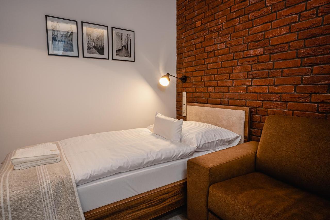 Garni Hotel Dock Bratislava Buitenkant foto
