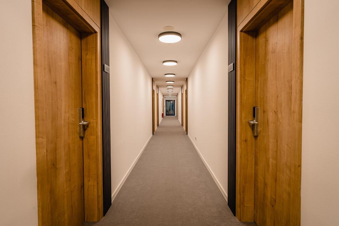Garni Hotel Dock Bratislava Buitenkant foto