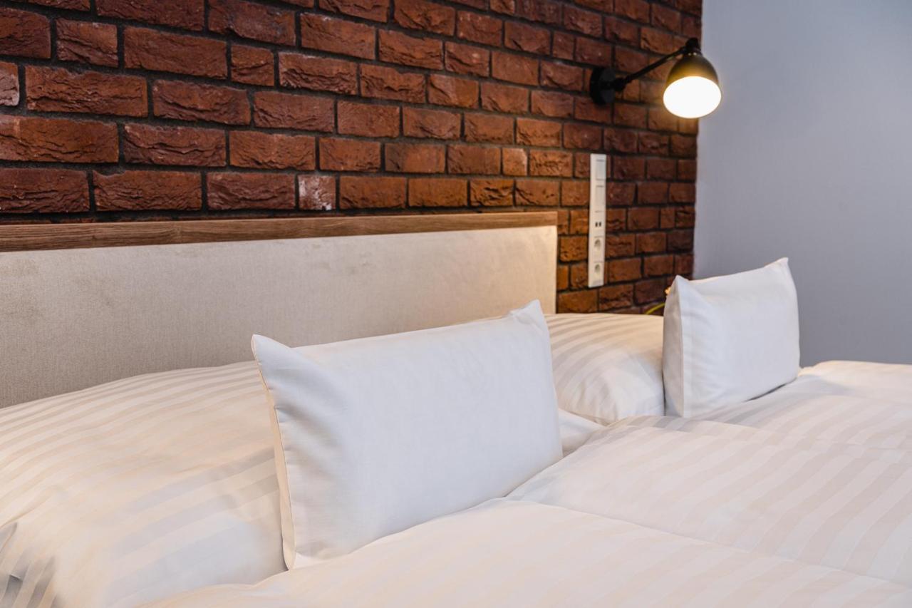 Garni Hotel Dock Bratislava Buitenkant foto