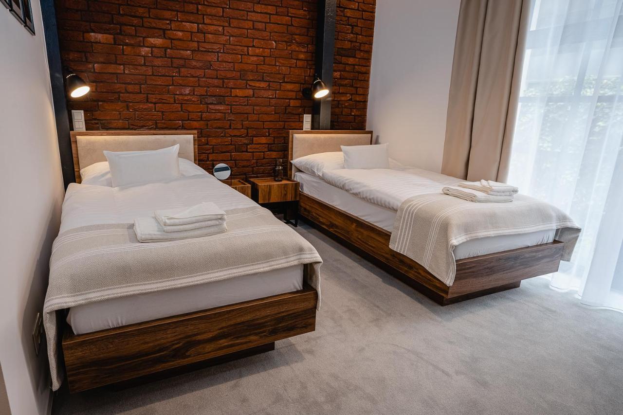 Garni Hotel Dock Bratislava Buitenkant foto