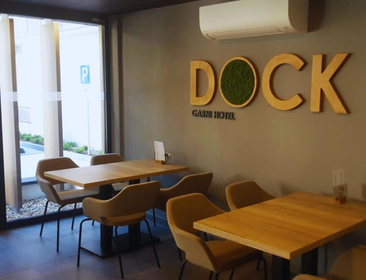 Garni Hotel Dock Bratislava Buitenkant foto